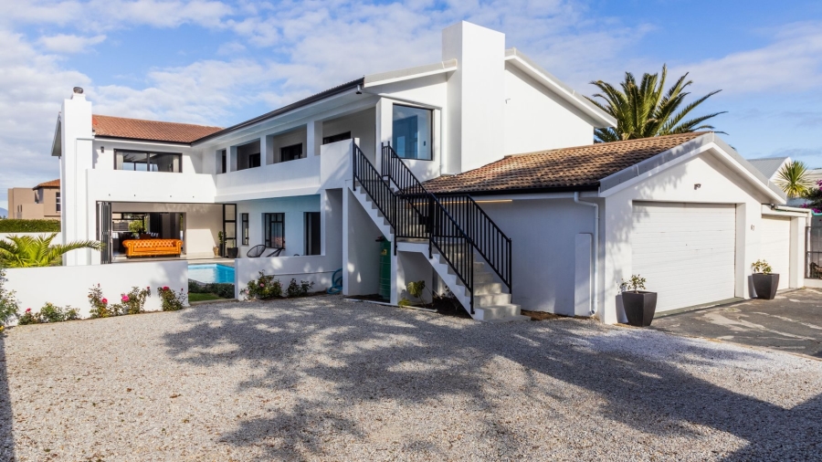 9 Bedroom Property for Sale in Westcliff Western Cape